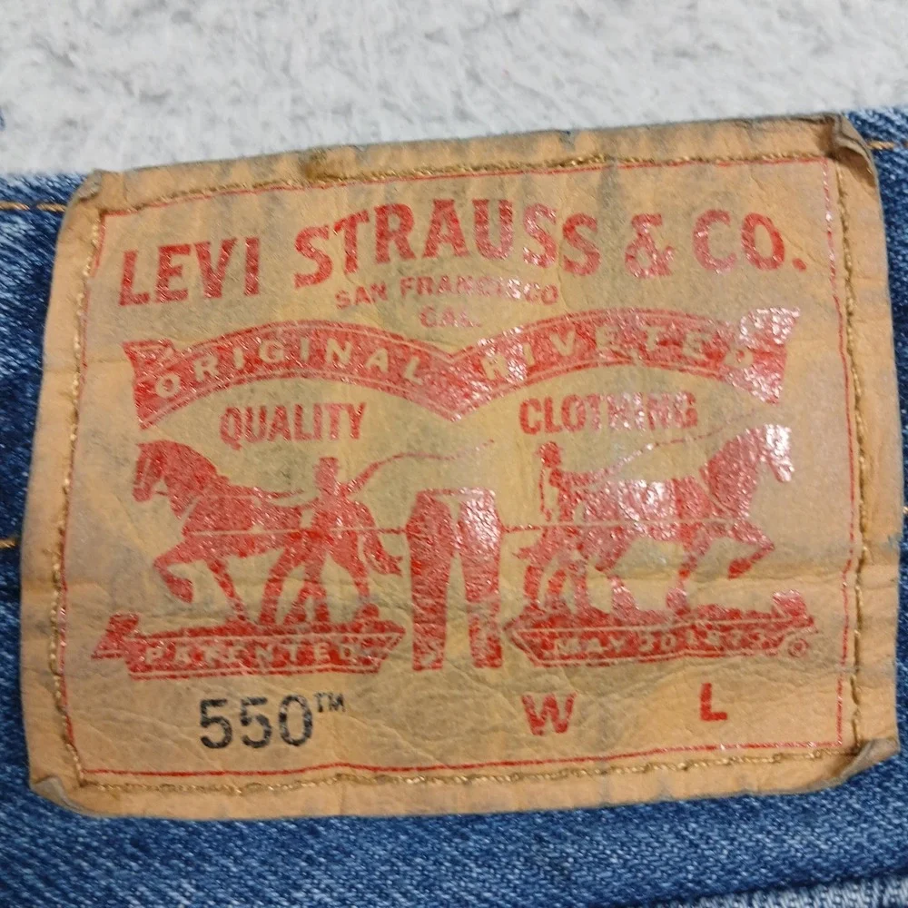 Levi's 550 Relaxed Fit Tapered Leg‎ Jeans Mens 50x30 Medium Wash Blue Denim EUC